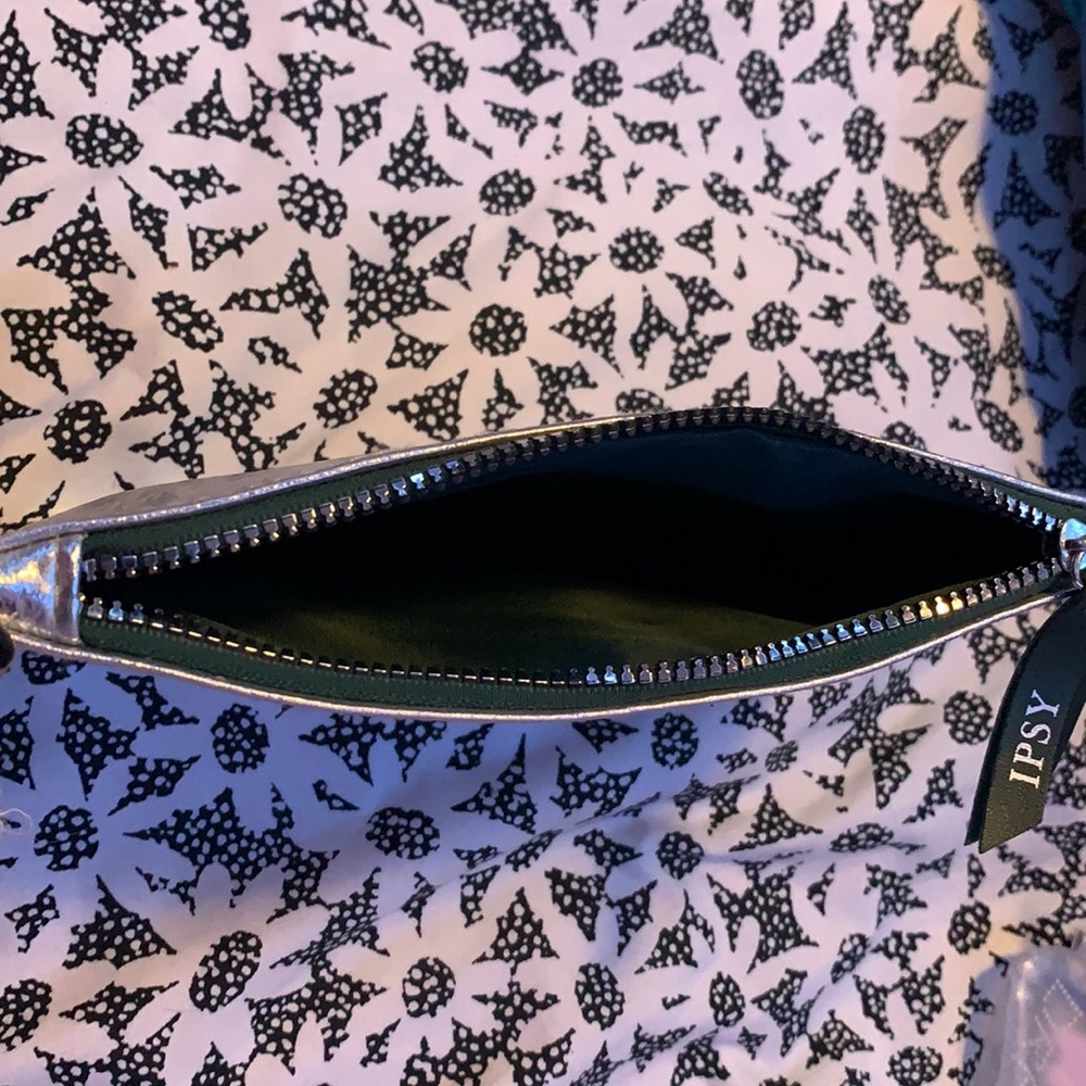 Makeup Bag - Picture 3 of 3